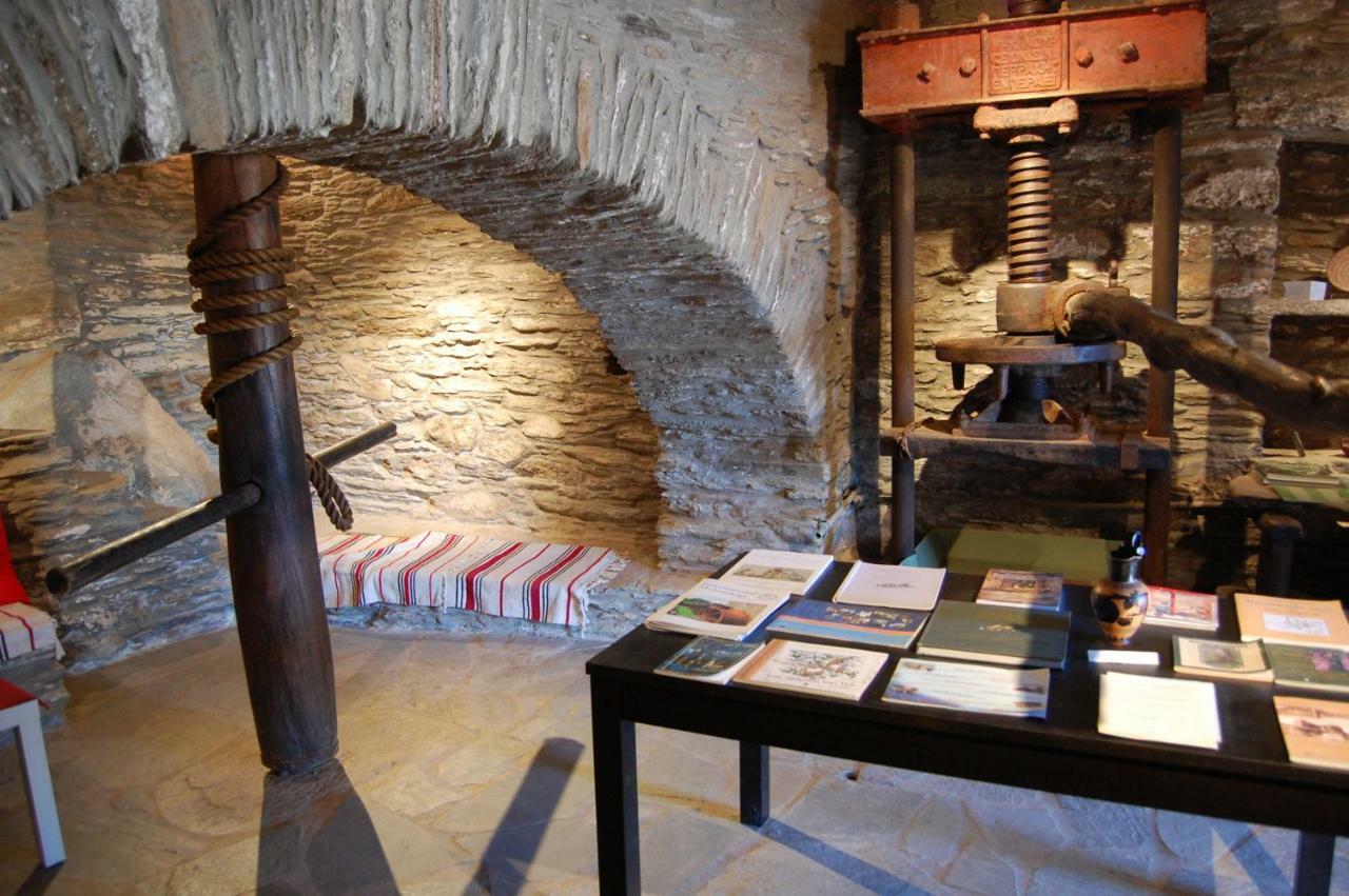 Cyclades Olive Museum'S Guest House Pitrofos Eksteriør bilde